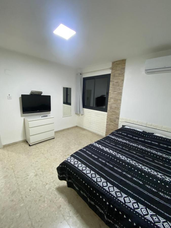 הבית של לוסי Apartment Kiryat Shmona Bagian luar foto